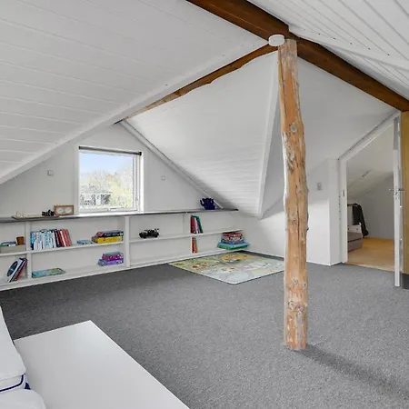 3 Bedroom Amazing In Hovborg