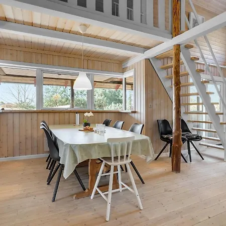 3 Bedroom Amazing In Hovborg