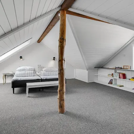 3 Bedroom Amazing In Holiday home