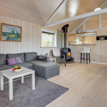 3 Bedroom Amazing In Holiday home Hovborg